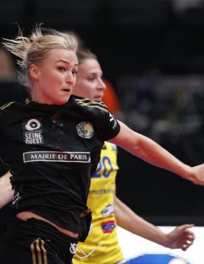 Stine Oftedal en train de tirer