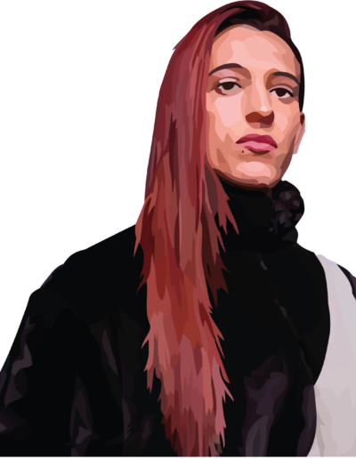 Mara Gomez qui regarde l'horizon